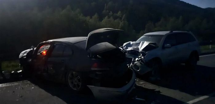Пьяный водитель устроил массовое ДТП в Майминском районе