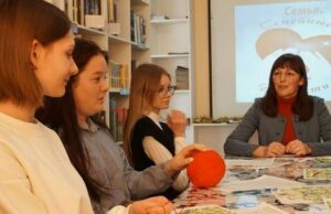Центр родословной создадут в Чойской библиотеке Центр родословной создадут в Чойской библиотеке
