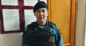 В Горно-Алтайске судебный пристав спас жизнь посетительнице суда