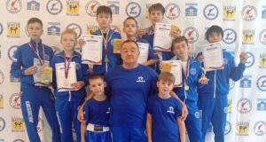 Спортсмены из Горно-Алтайска успешно выступили на турнире по кикбоксингу в Белокурихе Спортсмены из Горно-Алтайска успешно выступили на турнире по кикбоксингу в Белокурихе