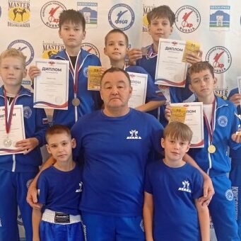 Спортсмены из Горно-Алтайска успешно выступили на турнире по кикбоксингу в Белокурихе