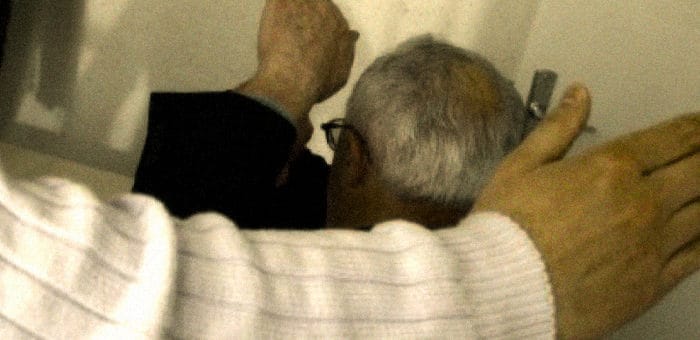 Сельчанин сломал ребра пожилому отчиму из-за его пристрастия к выпивке