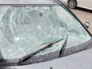 Молодой горожанин разбил чужую машину, выясняя отношения с ухажером сестры Молодой горожанин разбил чужую машину, выясняя отношения с ухажером сестры