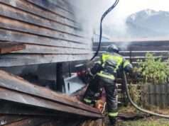 За сутки произошло два пожара: в Чемале горел дом, в Подгорном – хозпостройка За сутки произошло два пожара: в Чемале горел дом, в Подгорном – хозпостройка