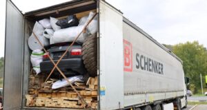 Почти 30 тонн гуманитарной помощи отправили в зону спецоперации из Республики Алтай Почти 30 тонн гуманитарной помощи отправили в зону спецоперации из Республики Алтай