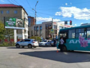 Горожанка без прав на иномарке столкнулась с автобусом в Горно-Алтайске Горожанка без прав на иномарке столкнулась с автобусом в Горно-Алтайске