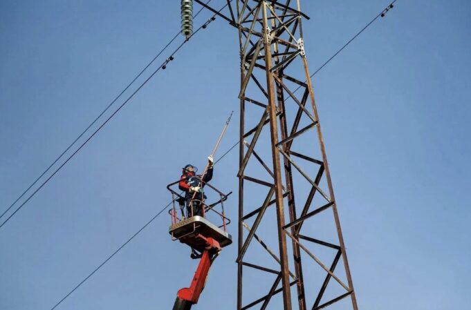 «Россети Сибирь» заменили опору на высоковольтной линии электропередачи в Горном Алтае «Россети Сибирь» заменили опору на высоковольтной линии электропередачи в Горном Алтае