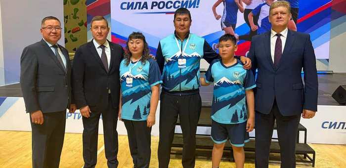 Семья с Алтая одержала победу на окружных инклюзивных соревнованиях